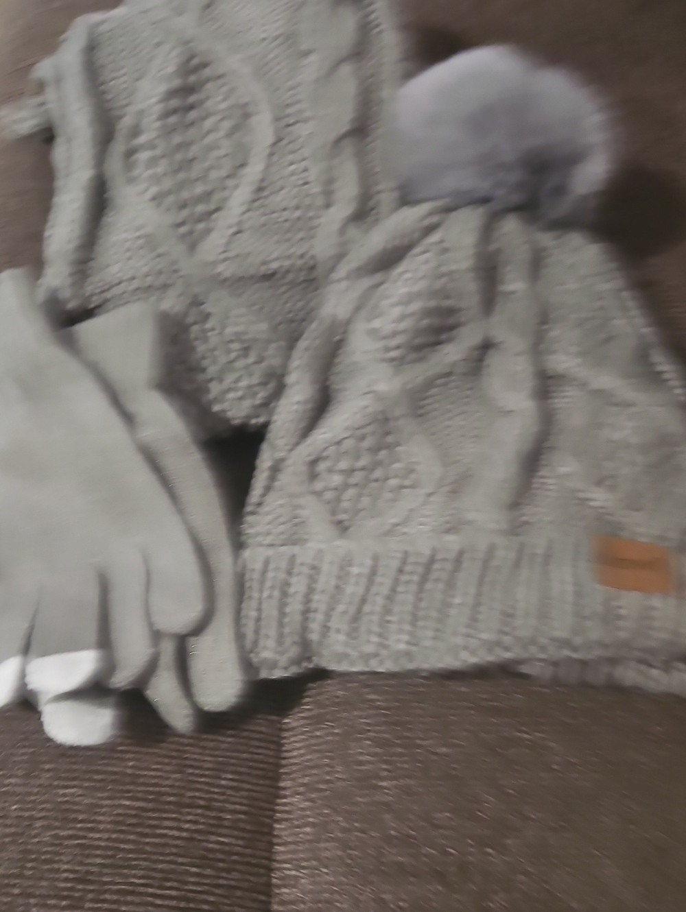 NWT Koithot 3 PC Cozy Cable Knit Pom Beanie and Glove Set in Light Gray